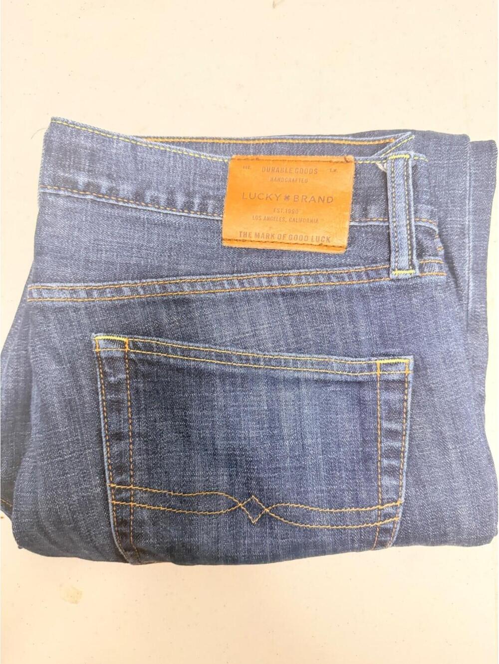 Lucky Brand Men’s blue jeans size W34 L34